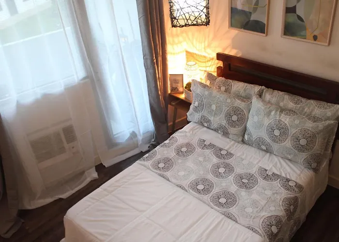 A2j Huge Modern Luxury 2br Balcony Near Ever Gotesco * Manila