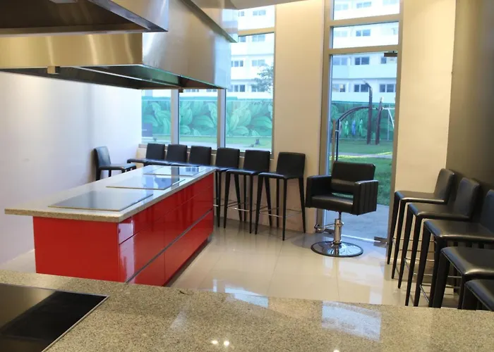 A2j Huge Modern Luxury 2br Balcony Near Ever Gotesco * Manila