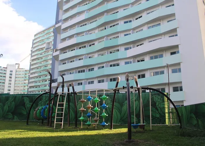 A2j Huge Modern Luxury 2br Balcony Near Ever Gotesco *