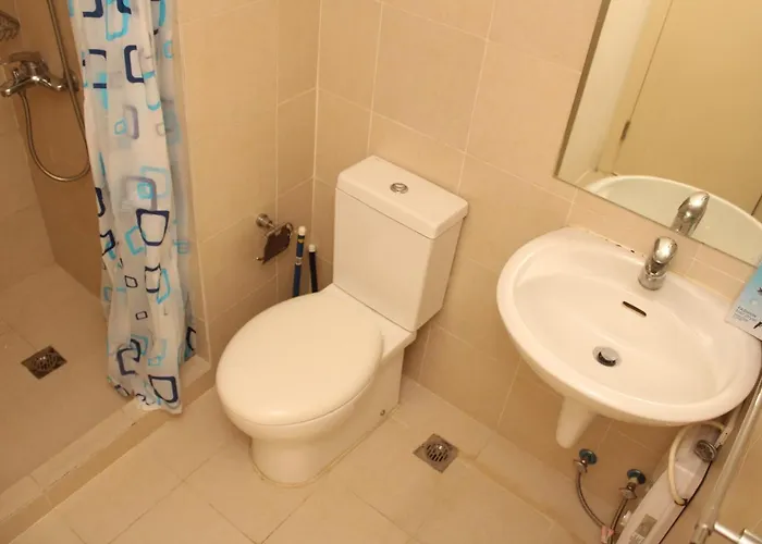 A2j Huge Modern Luxury 2br Balcony Near Ever Gotesco Apartment Manila