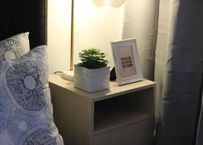 A2j Huge Modern Luxury 2br Balcony Near Ever Gotesco *