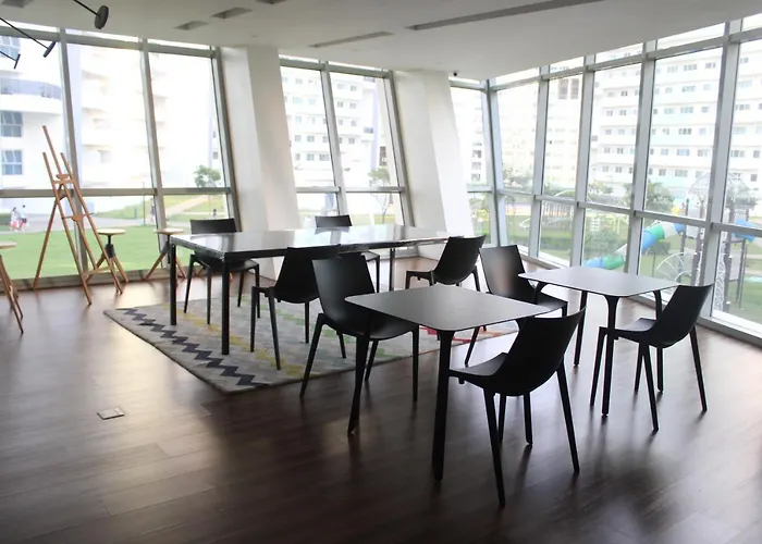 A2j Huge Modern Luxury 2br Balcony Near Ever Gotesco * Manila