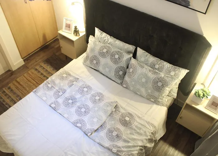 Apartment A2j Huge Modern Luxury 2br Balcony Near Ever Gotesco