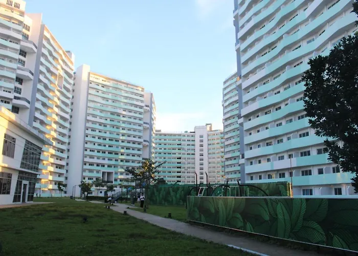 A2j Huge Modern Luxury 2br Balcony Near Ever Gotesco Apartment
