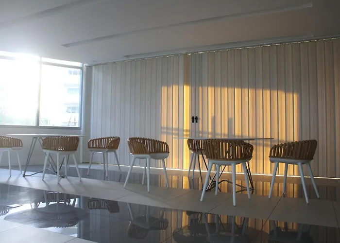 A2j Huge Modern Luxury 2br Balcony Near Ever Gotesco *